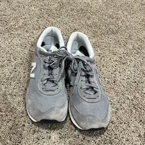 Women’s new balance shoes size 9